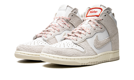 Dunk High SP "Notre - Light Orewood Brown" CW3092 100