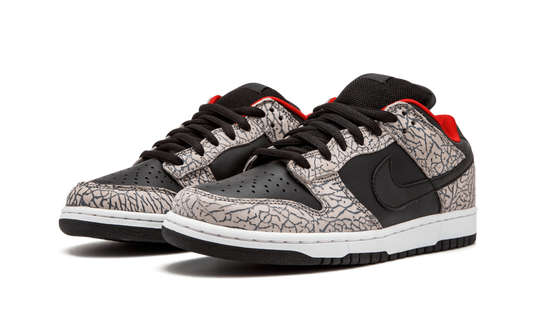SB Dunk Low Pro "Supreme - Black Cement" 304292 131