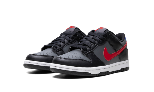 Dunk Low GS "Black / University Red" FV0373 001
