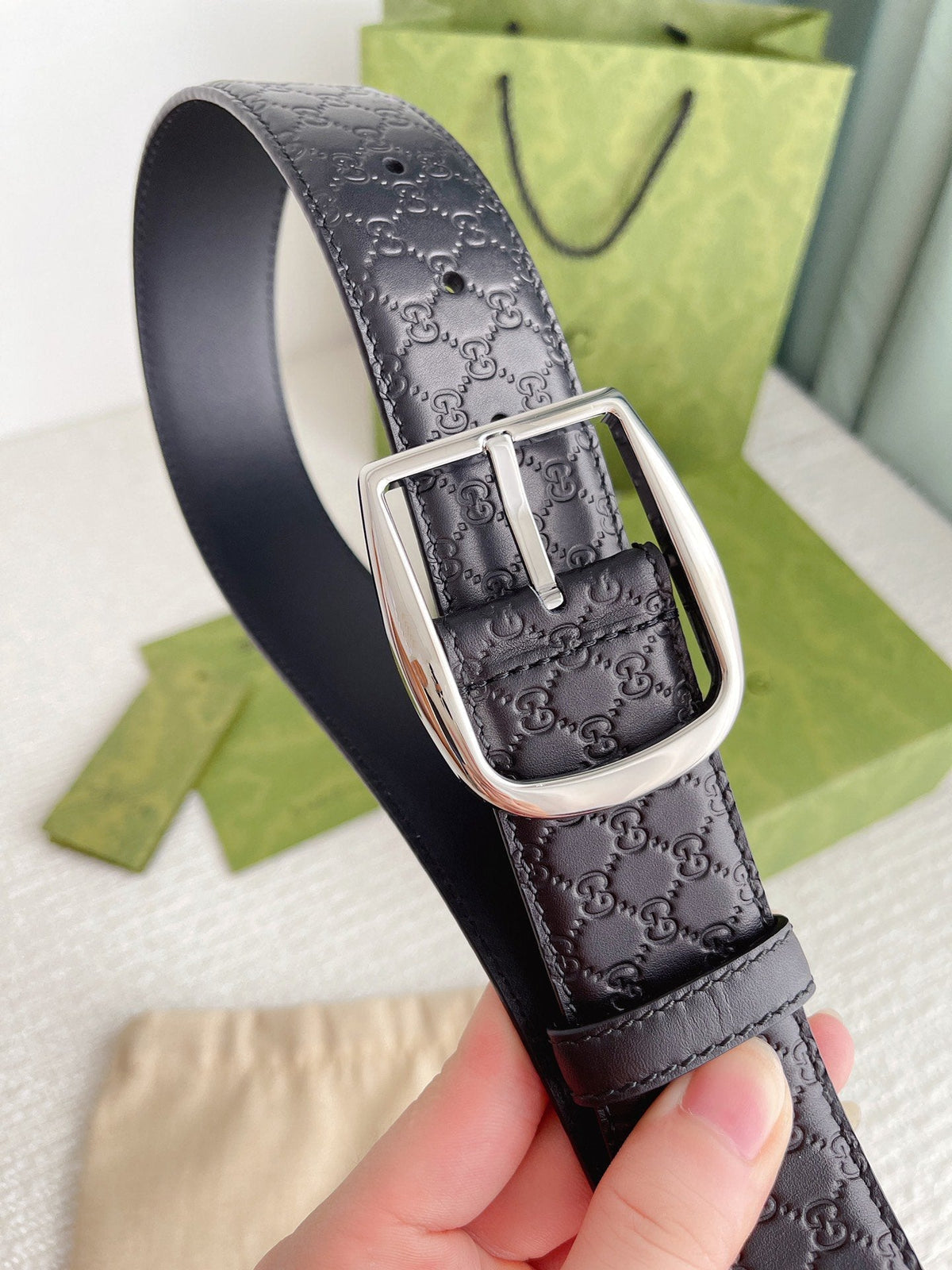 GC BELT SILVER BUCKLE IN GG SINK LEATHER 4.0CM