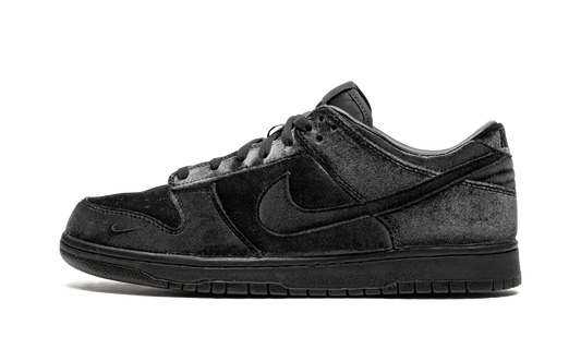 Dunk Low "Dover Street Market Triple Black Velvet" DH2686 002