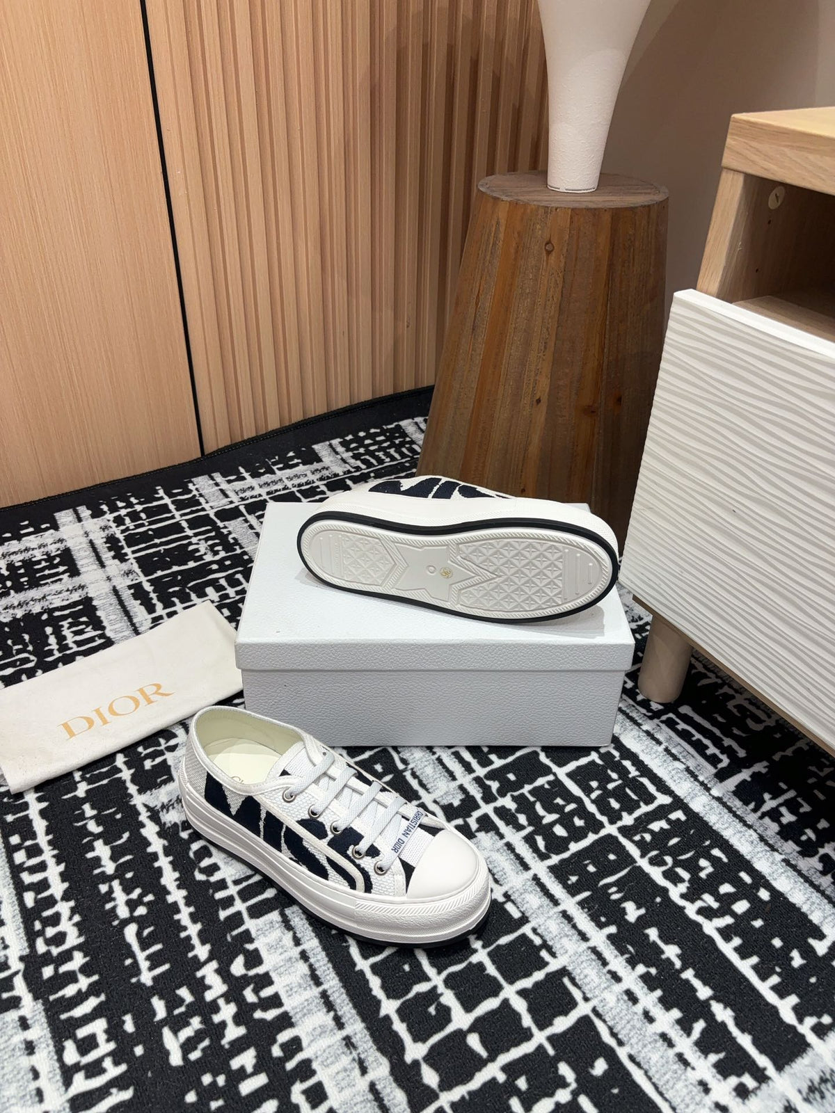 CD Walk'n'Dior Platform Sneaker Black White Miss Canvas