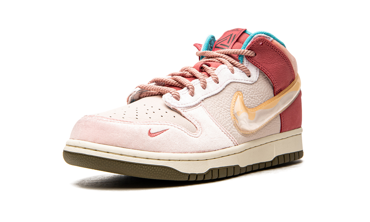 Dunk Mid "Social Status - Strawberry Chocolate" DJ1173 600