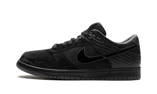 Dunk Low Black "Division Street - What The Duck Alternate" HV1470 001