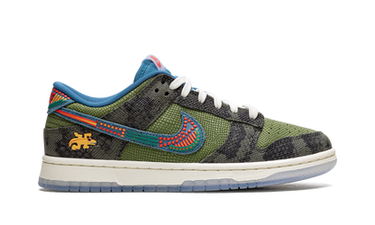Dunk Low "SiEMPRE Familia" DO2160 335