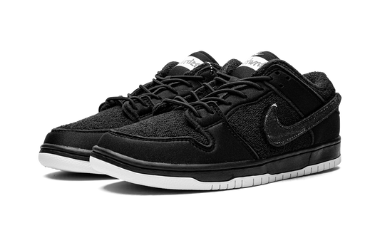 SB Dunk Low "Gnarhunters" DH7756 010