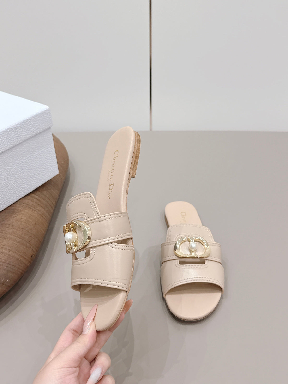 CD 30 Montaigne Slide Beige Calfskin 738231