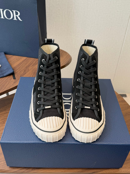 CD 26s Hooper Hight-Top Sneaker Black Canvas 940261