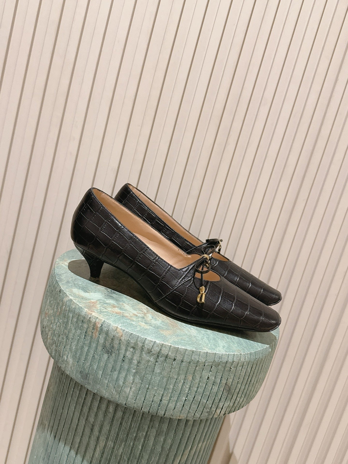 CD Muse Pump 4cm Black Crocodile-Printed Calfskin 694200