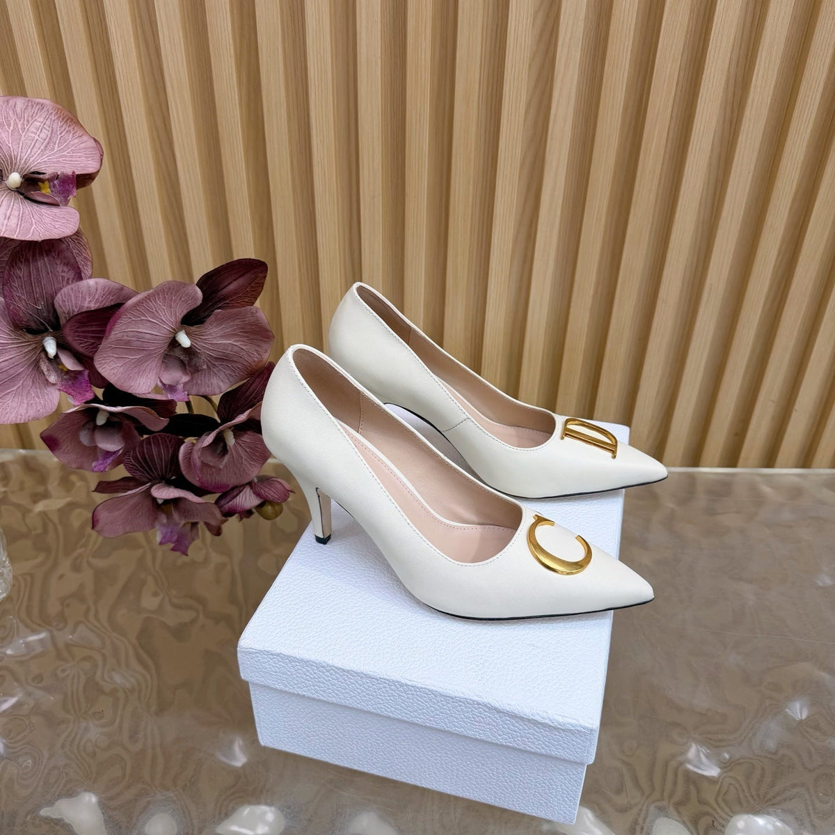 CD Buckle High-Heeled Elegant Shoes 85mm White Cowhide 537722