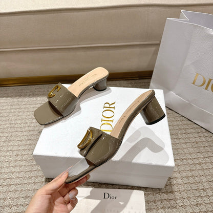 CD 25 C'EST DIO olive green patent leather 396127