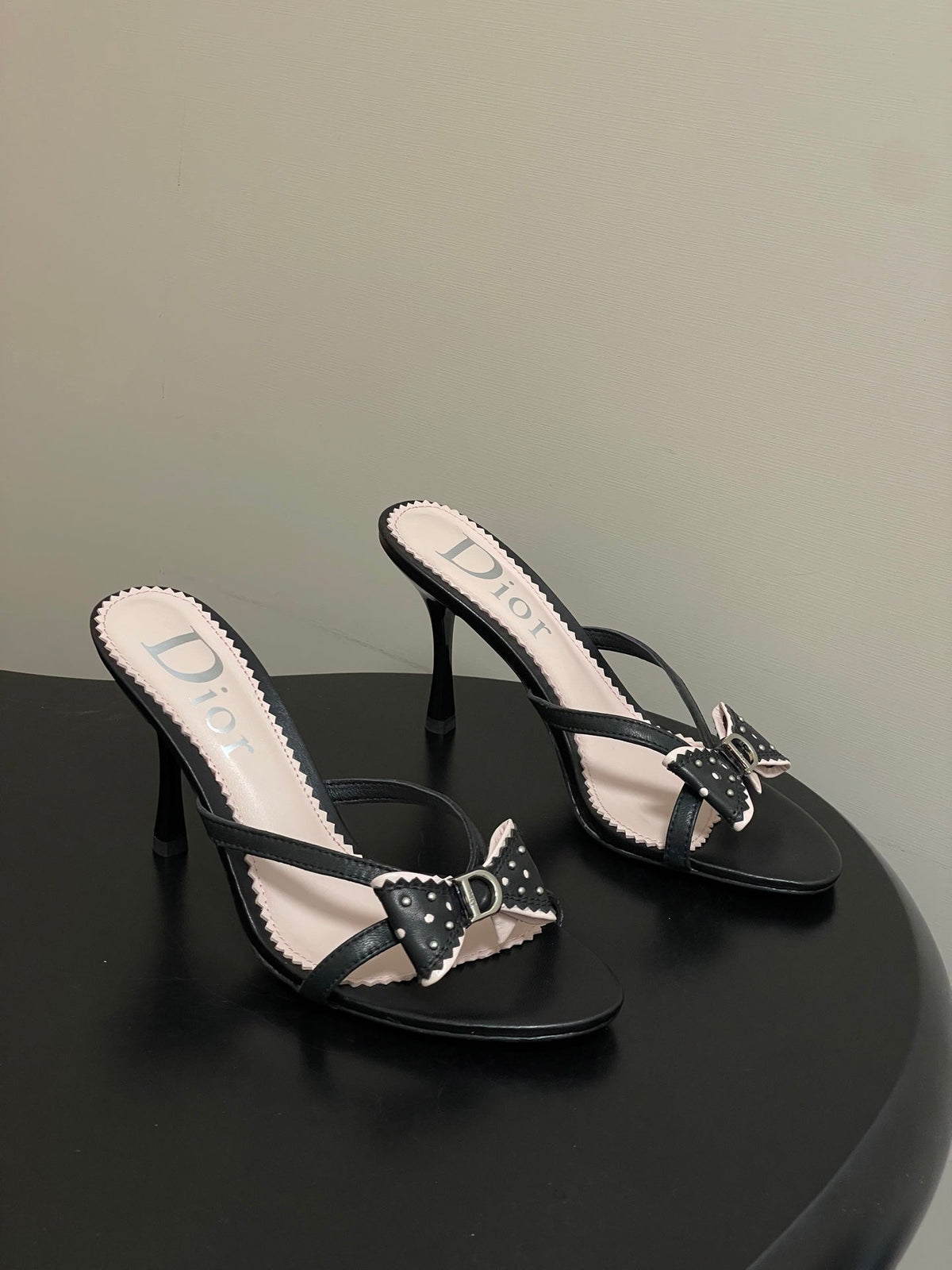 CD 26SS D'Trick Heeled Sandal 10cm Black Bow Detail Sheepskin 632581