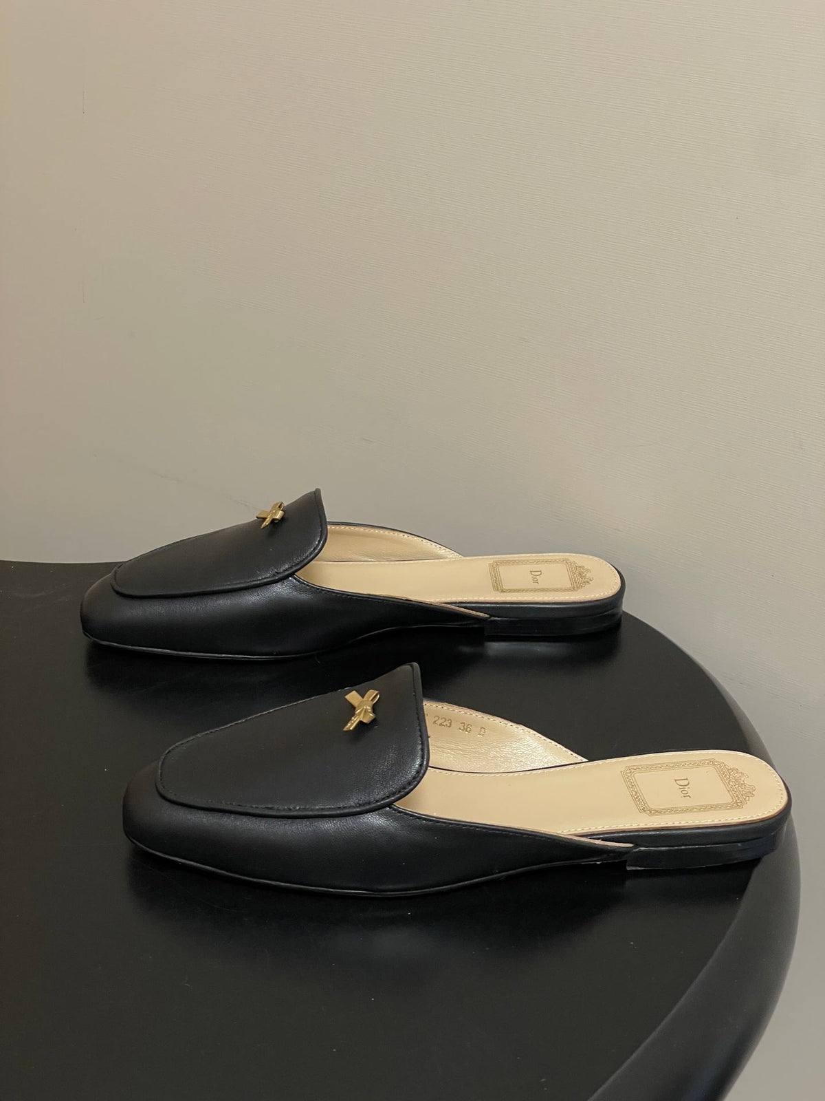CD 26 Baby Bow Flat Mule Black Cowhide Sheepskin 632597