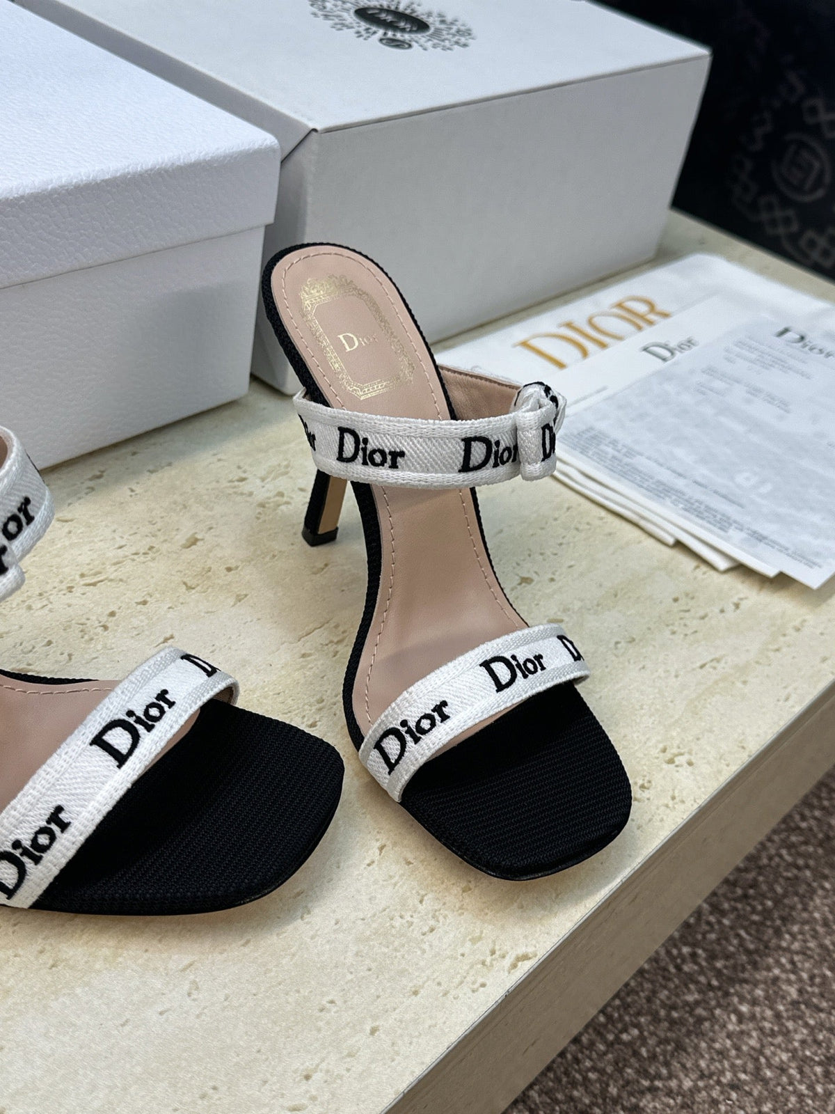 CD 26s Heeled Sandal 10cm Black Beige Leather Fabric 633072