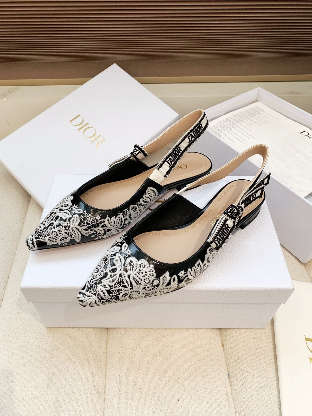 CD 26s J'Adior Jacquard Embroidered Slingback 1.5 Black Patent Leather 614927