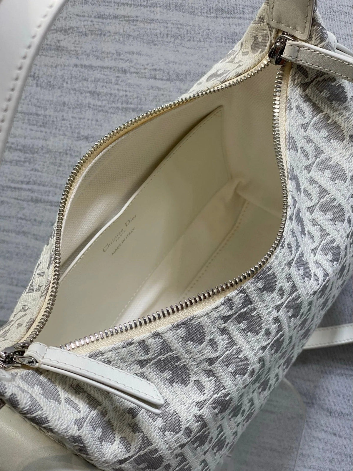 CD 2026 D-Dream Oblique Jacquard 24cm White Grey Cotton Calfskin 289148