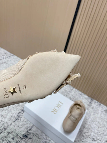 CD 26s Pump 40 Beige Canvas Pearl Hardware 643493