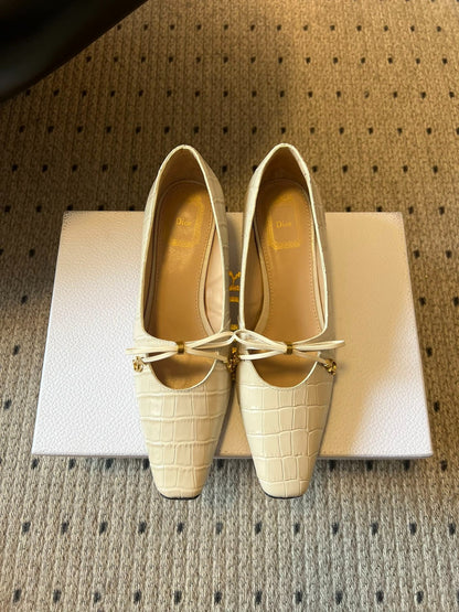 CD 26s Low Heel Pump 30 Beige Cowhide 651161