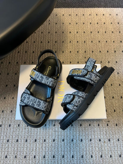 CD 26 Flats Sandals Black Blue Sheepskin Embroidered Fabric 621799