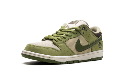 SB Dunk Low "Yuto Horigome - Matcha" HF8022 300