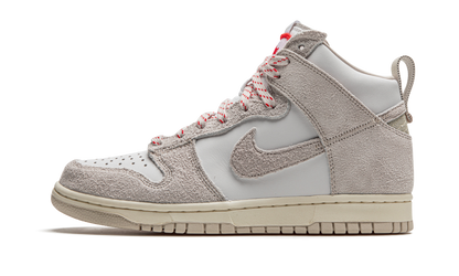 Dunk High SP "Notre - Light Orewood Brown" CW3092 100